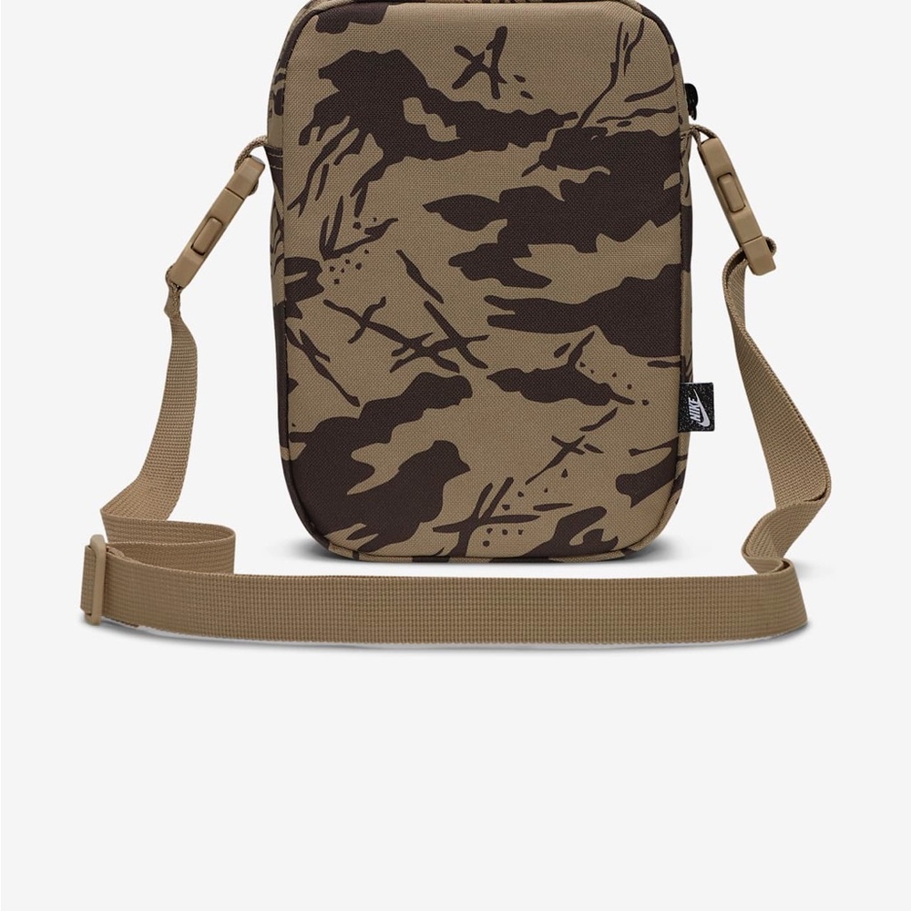 Nike Heritage
Camo Crossbody Bag (4L) - Picture 6 of 9